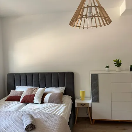 Apartment Debina Spot 19 *